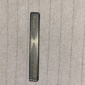 NEW - Nabla>Cupid's Arrow Full colour stylo // SHADE<Arrow #4 Black>➴[NET:0.8 g]